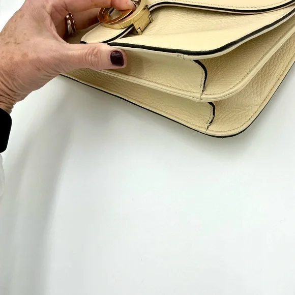 Gucci Cream Leather Shoulder Bag with Gold Hardware - Picture 7 of 10